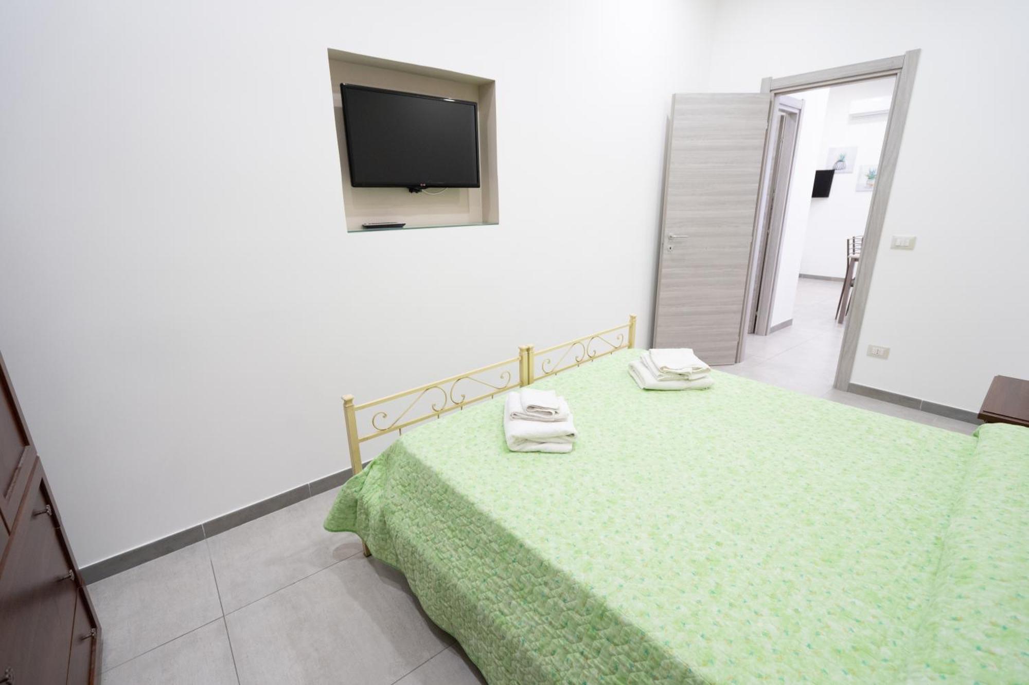 Casa Vacanza Serafino Apartment คาตาเนีย ภายนอก รูปภาพ